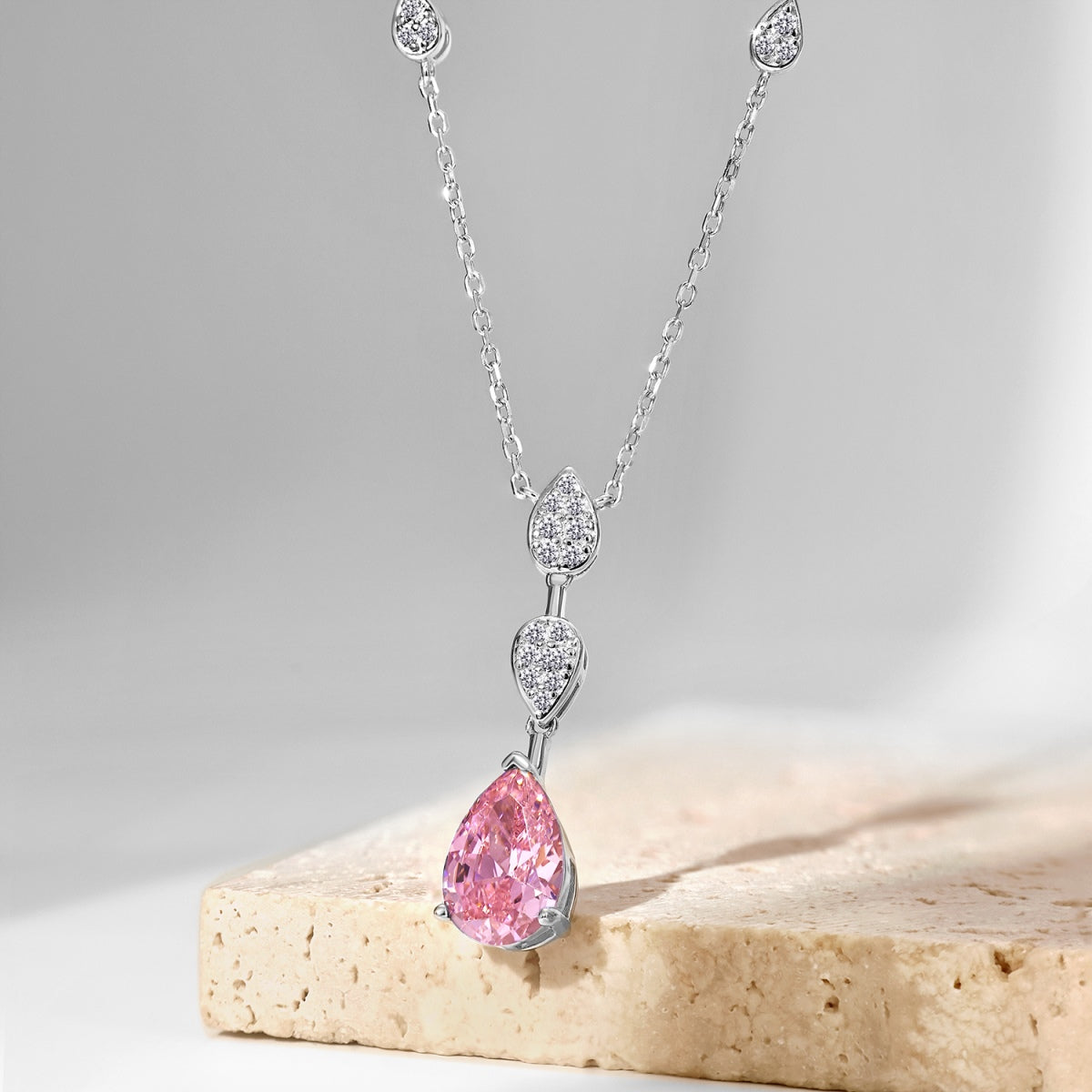 [Sparkling Aurora]Dazzling Pear Cut Necklace