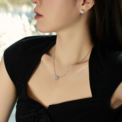 [Sparkling Aurora]Exquisite Necklace With Four-Leaf Clover Flower Design