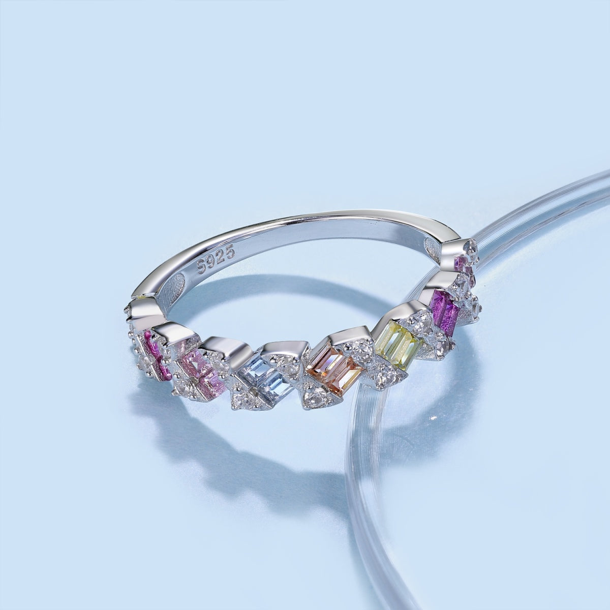 [Sparkling Aurora]Delicate Vibrant Emerald Cut Daily Ring