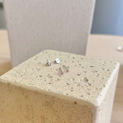 [Sparkling Aurora]Delicate Solitaire Earrings