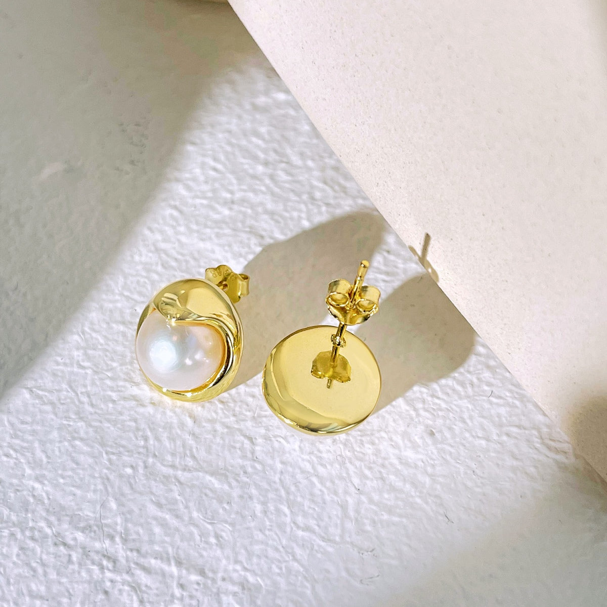 [Sparkling Aurora]Dainty Bread Pearl Earrings