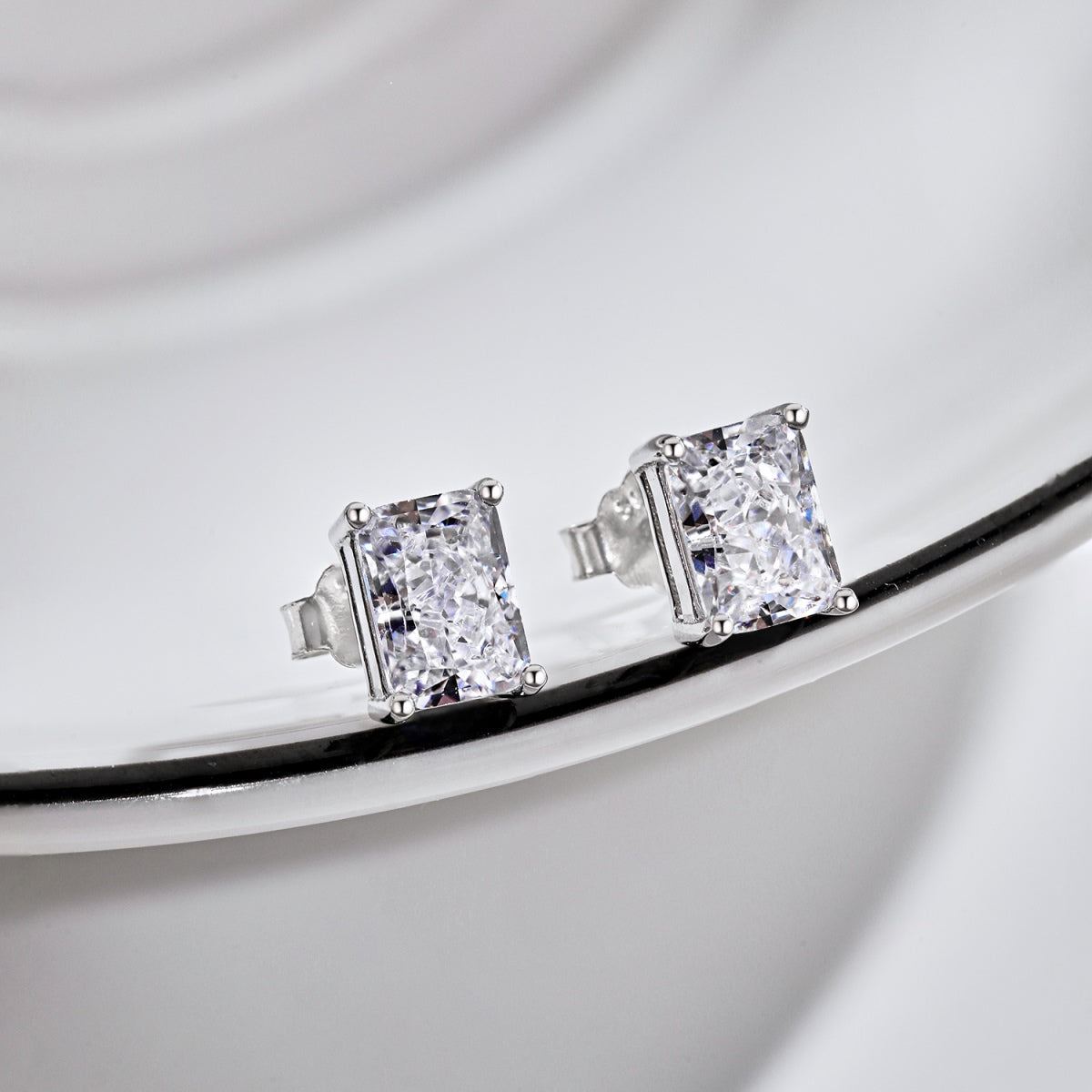 [Sparkling Aurora]Radiant Luxurious Princess Cut Daily Earrings