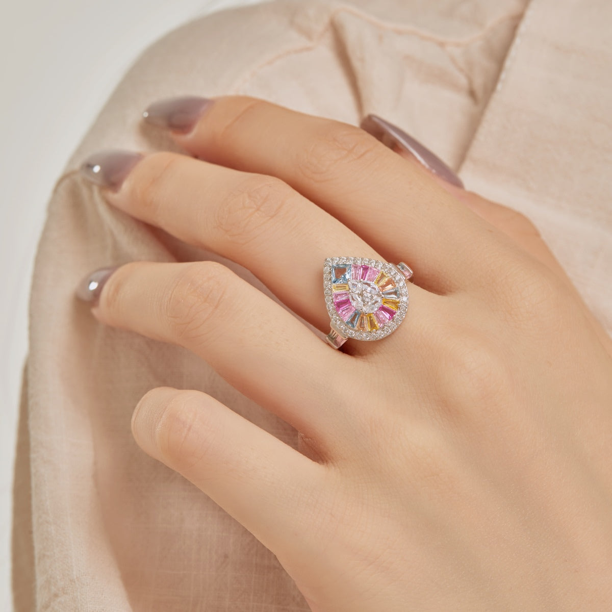 [Sparkling Aurora]Elegant Colorful Water Drop Shape Banquet Ring