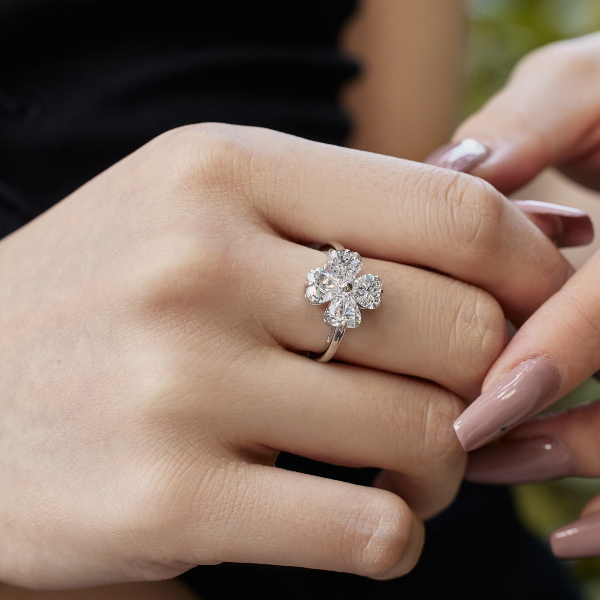 [Sparkling Aurora]Heart-shaped Four-Leaf Clover Ball Ring